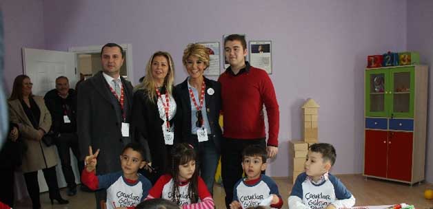 Çocuklar Gülsün Diye Derneği 17'inci okulunu açtı Çocuklar Gülsün Diye Derneği 17'inci okulunu açtı