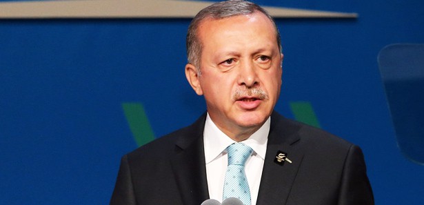 Erdoğan'dan o yazara suç duyurusu Erdoğan'dan o yazara suç duyurusu