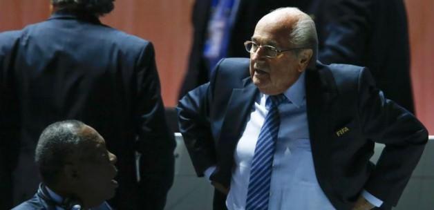 FIFA'da deprem! Blatter İstifa etti