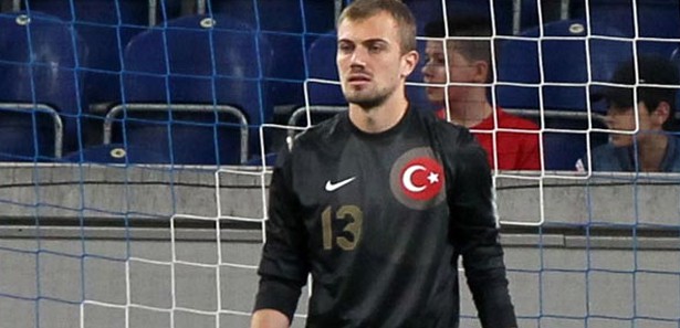 Mert Günok: Anneme hakaret ettiler Mert Günok: Anneme hakaret ettiler