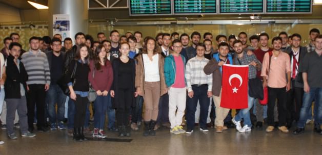 Nükleerci 83 öğrenci daha Moskova'da Nükleerci 83 öğrenci daha Moskova'da