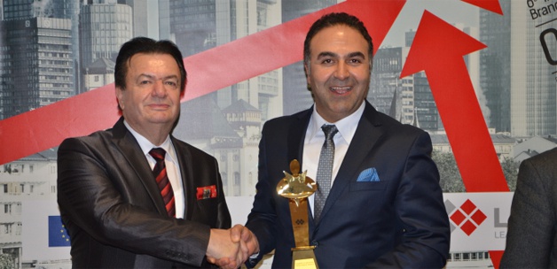 Oses Çiğköfte'ye'e Almanya'dan ödül Oses Çiğköfte'ye'e Almanya'dan ödül