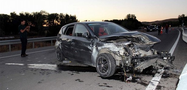 Düzce'de trafik kazası: 4 yaralı Düzce'de trafik kazası: 4 yaralı