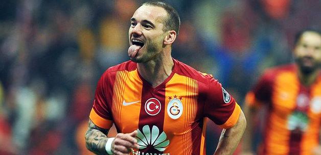Sneijder G.Saray'ın ilk transferini açıkladı!