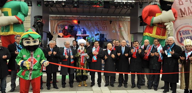 Türk dünyası alışveriş günleri coşkulu başladı Türk dünyası alışveriş günleri coşkulu başladı