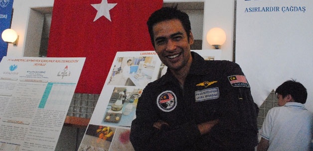 Uzayda namaz kılan ilk astronottan ilginç öneri Uzayda namaz kılan ilk astronottan ilginç öneri