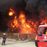 Bayrampaşa'da b&uuml;y&uuml;k yangın!