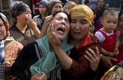 Doğu Türkistan'da başörtüye saldırı katliamı