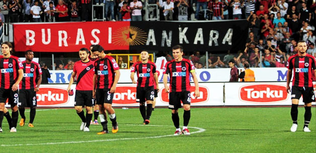 http://image.cdn.haber7.com/haber/haber7/photos/gbirligi_bu_hareketiyle_tum_takimlara_ornek_1423906098_0489.jpg