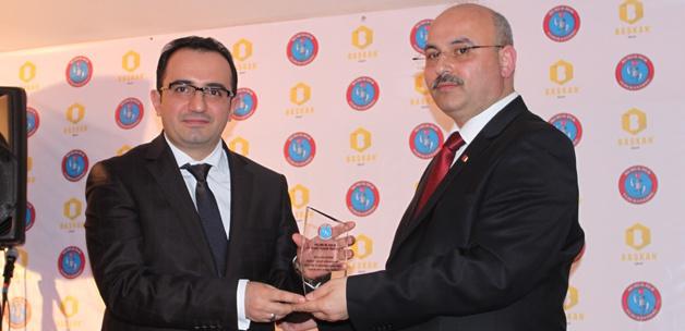 Memur-Der'den Haber 7 Kanal 7 ve Ülke TV'ye ödül