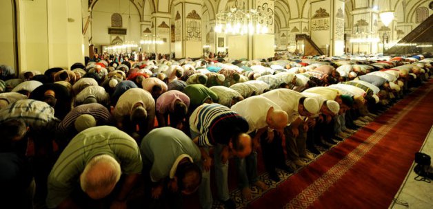 Kadir Gecesi Namazı Nasıl Kılınır?