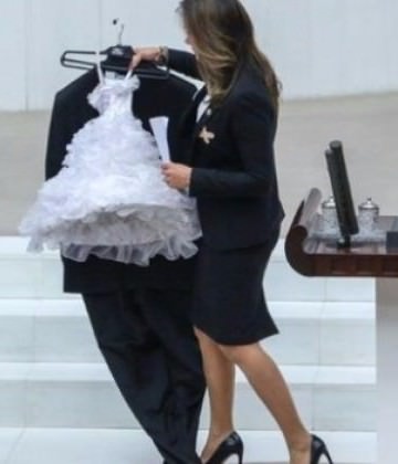 Meclis'te gerginlik &ccedil;ıkaran hareket!