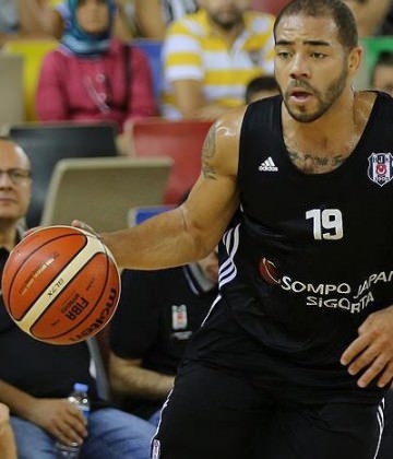 Beşiktaş ilk yenilgisini aldı