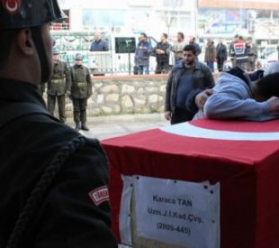 Şehit uzmanı silah arkadaşları uğurladı