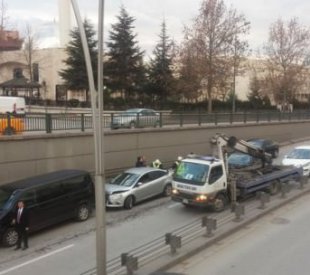 Başbakanlık koruma ara&ccedil;ları birbirine girdi