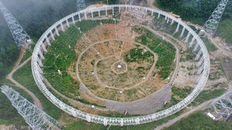 Çin, dünyanın en büyük radyo teleskobunu faaliyete geçirdi