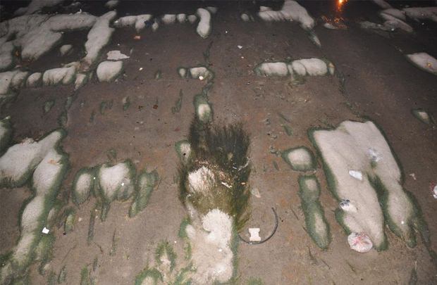 Sulama kanalı buz tuttu, görenler şaşkında döndü